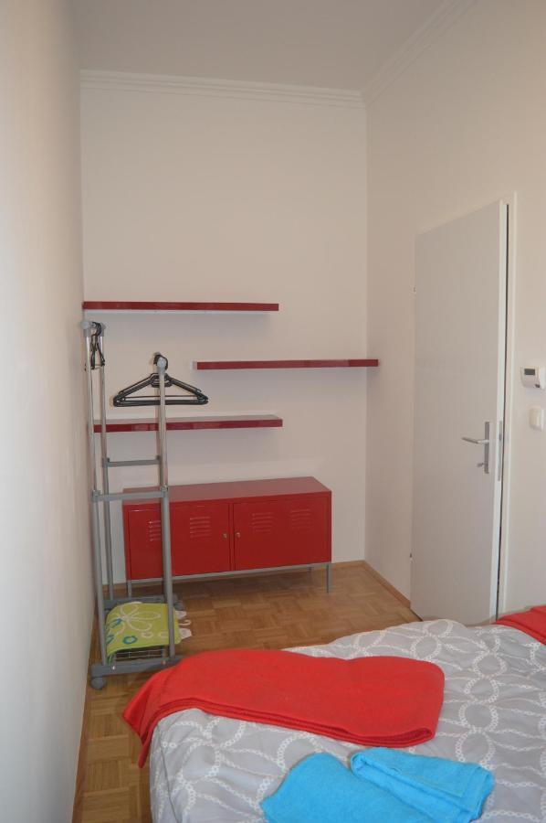 Nette Altbauwohnung Nur 10 Min Von Der Apartament Viena