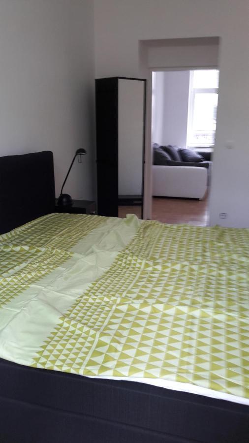 Nette Altbauwohnung Nur 10 Min Von Der Apartament